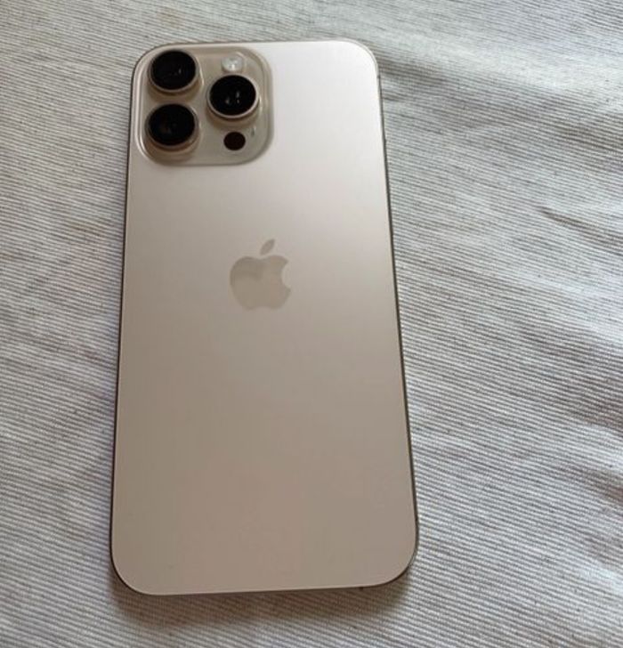 iPhone 16 pro max - photo numéro 3