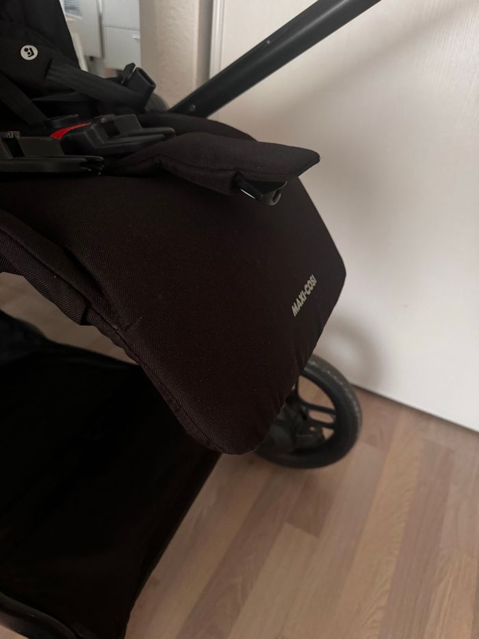 Poussette « Street » Maxi Cosi + nacelle - Très bon état - photo numéro 3