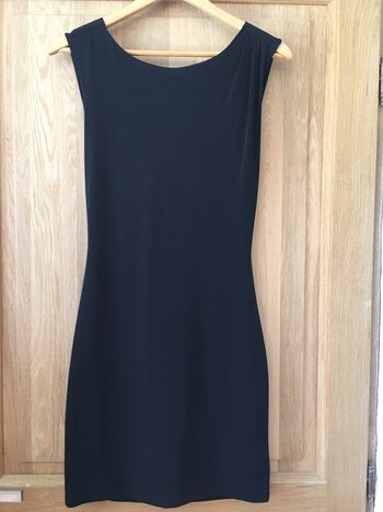 Robe fourreau courte femme noire avec bijoux dans le dos Morgan