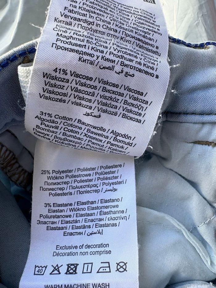 Short / Pantacourt 8 ans (128 cm) – Jean bleu clair – TBE - photo numéro 5