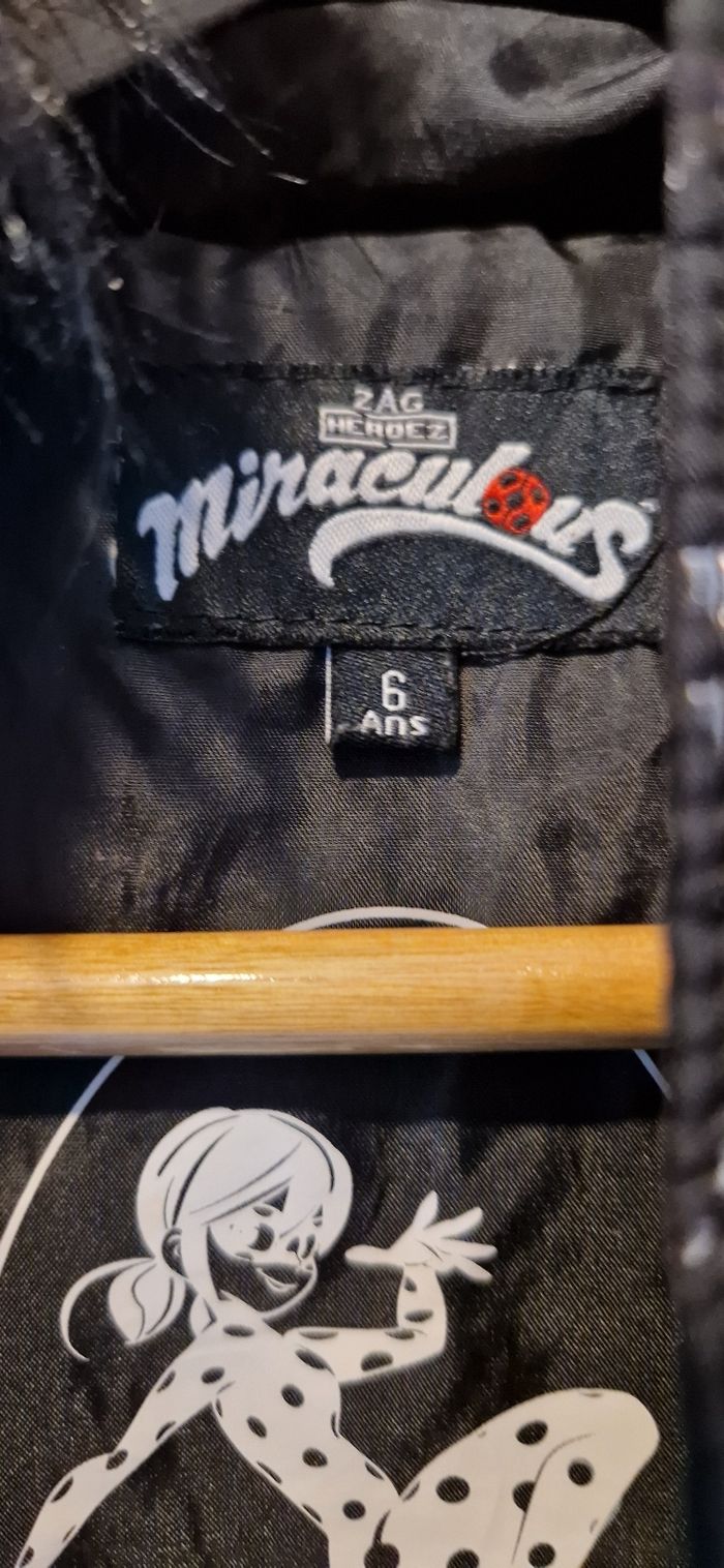 Blouson noir avec motif miraculous 6 ans - photo numéro 9