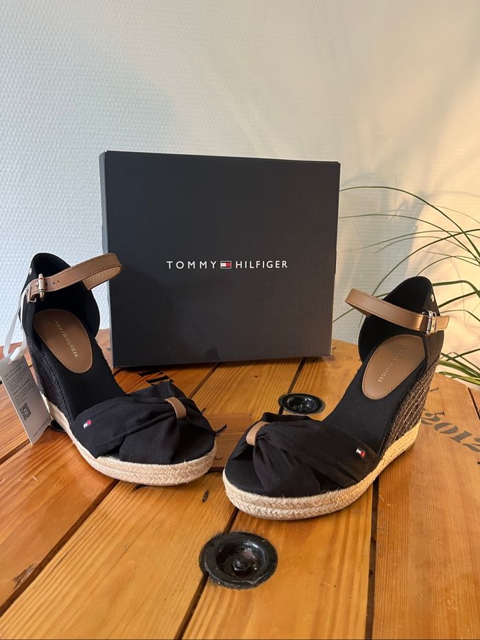 Chaussures neuves tommy Hilfiger