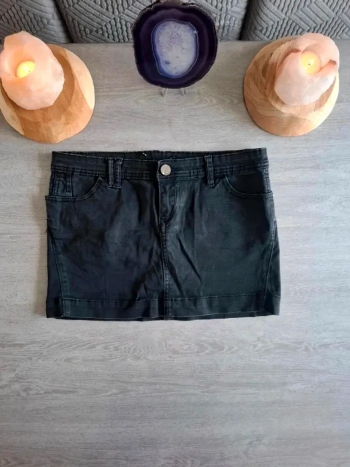 Mini jupe noire – Taille 38 – très bon état - photo numéro 2