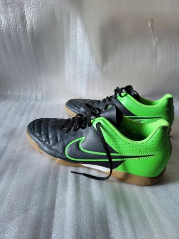 Chaussures foot nike