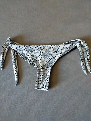 Bas de maillot à nouer – Goldenpoint – Taille 36 – Imprimé noir & blanc