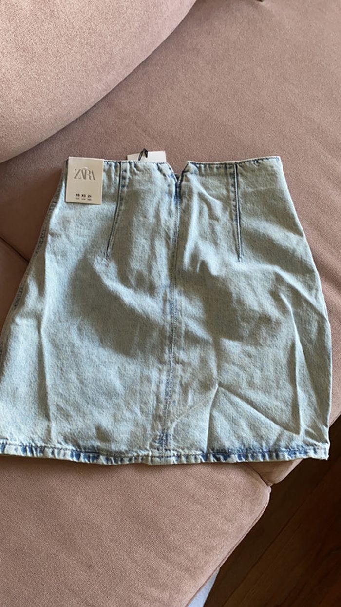 Jupe en jean délavée - photo numéro 2