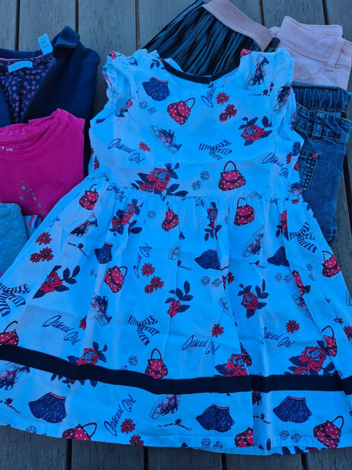 Lot fille 4 ans - photo numéro 2