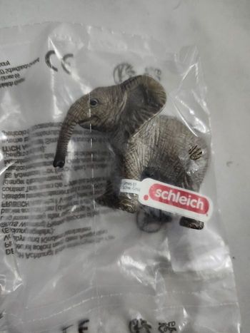 Schleich- Éléphanteau d'Afrique 14763 - neuf