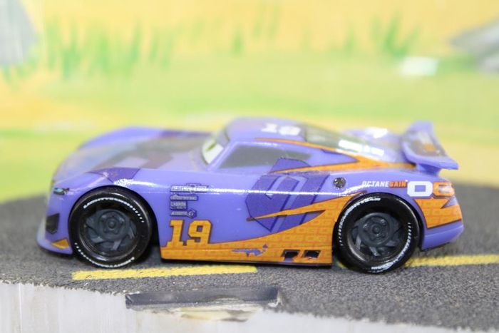 Disney Pixar cars Danny Swervez - photo numéro 2