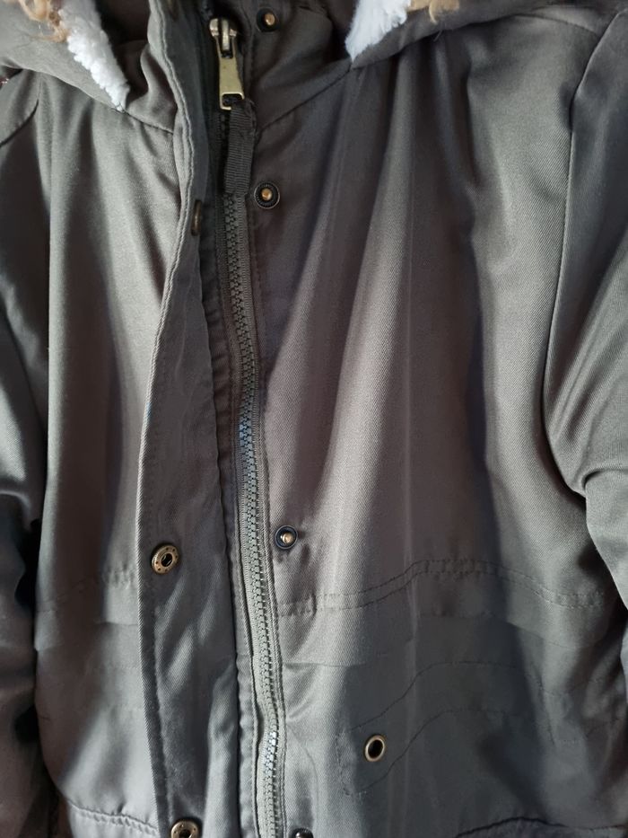 Parka déperlante kaki à capuche intérieur fausse fourrure 12ans très doux et chaud - photo numéro 3