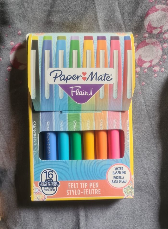 Pochette de 18 stylos-feutres flair NEUFS