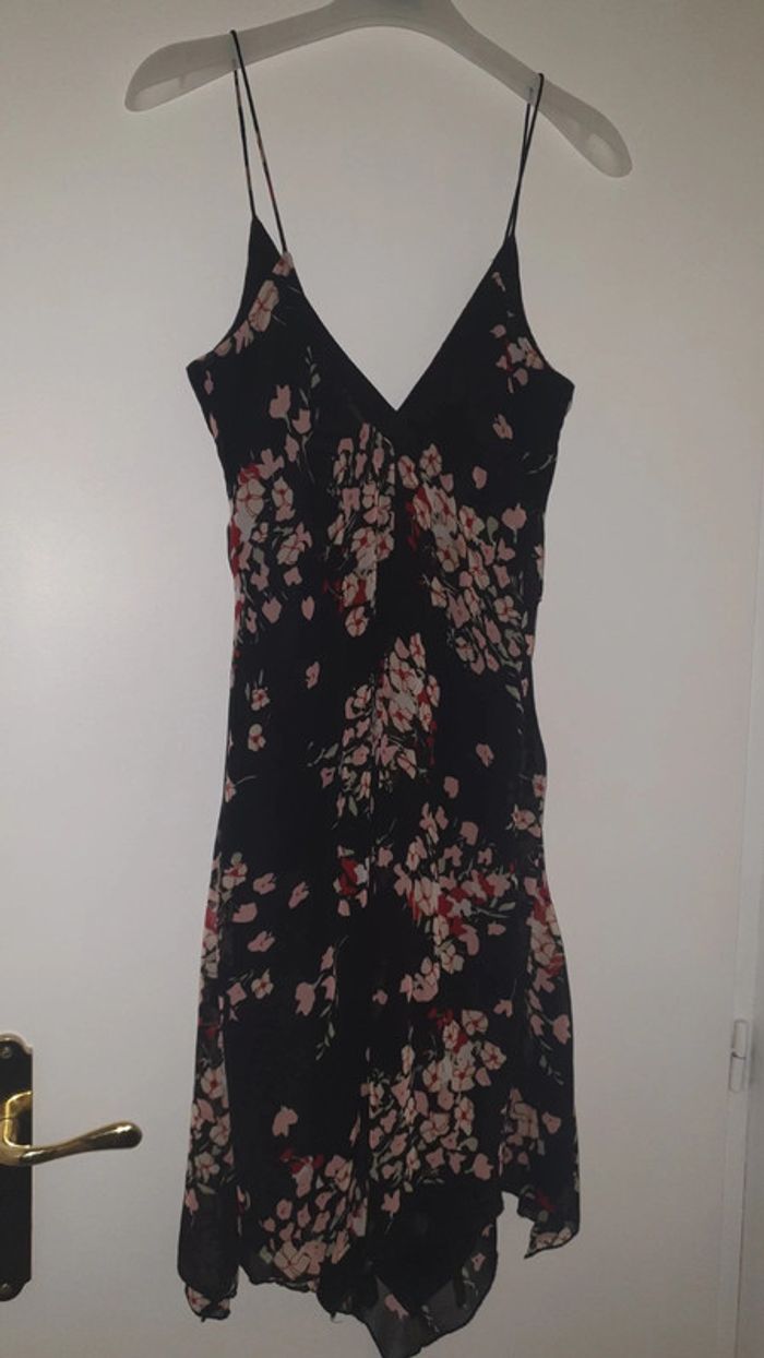 Robe en excellent état - photo numéro 2