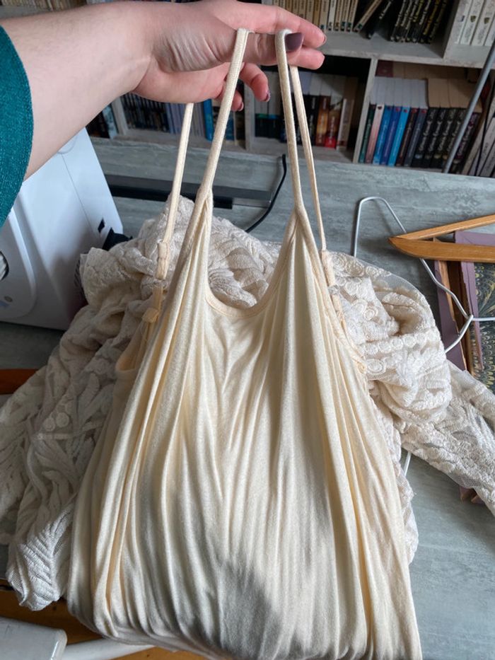 Robe tout en dentelle - photo numéro 8