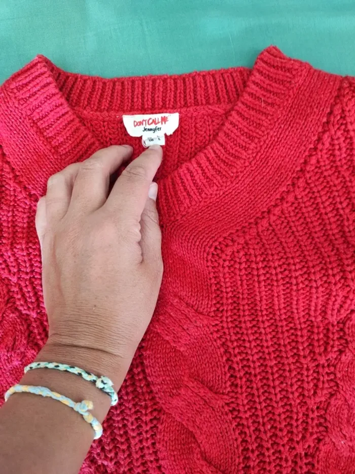 Pull rouge - photo numéro 3