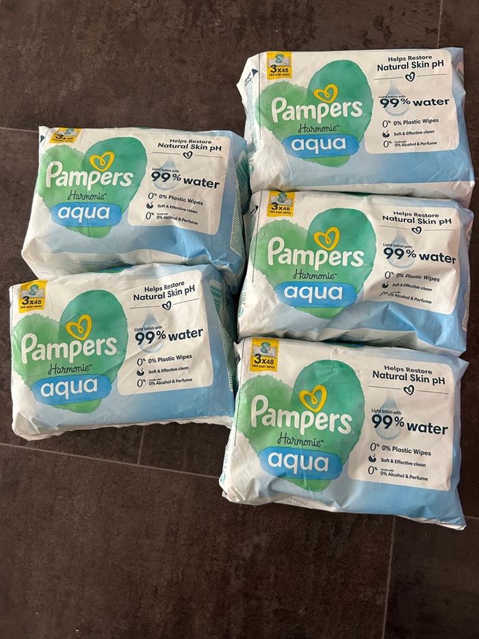 Lot de 15 paquets de 48 lingettes  Pampers NEUF