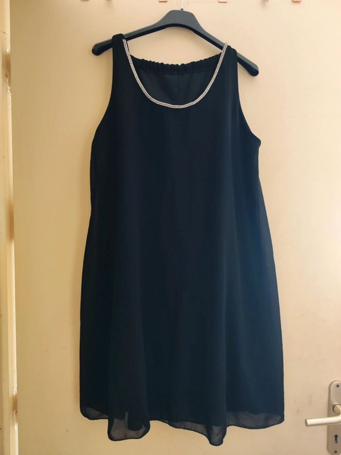 Robe noire et strass - T44