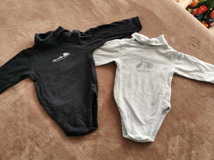 Lot 2 bodies col roulé bleus grain de blé 6 mois