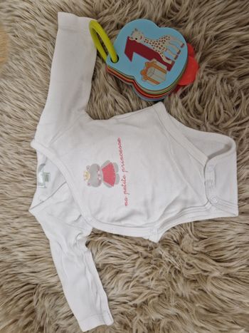 Body  bébé fille comme neuf taille 1  mois