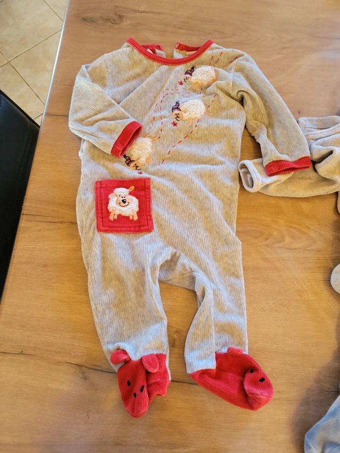Lot de 3 pyjamas 12 mois - photo numéro 2