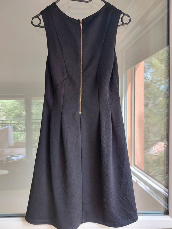Petite robe noire - photo numéro 4