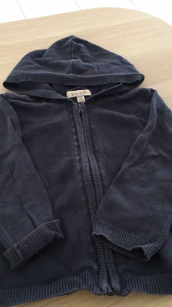 Gilet à capuche bleu marine