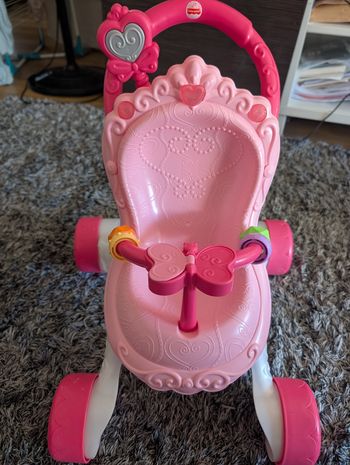 Trotteur pousette musicale 