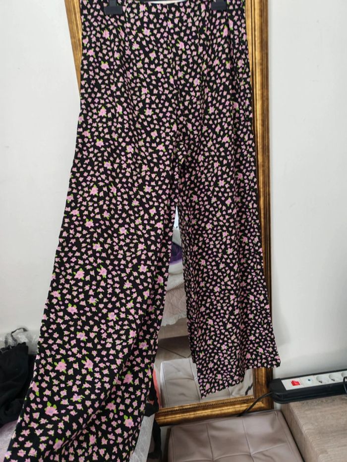 Pantalon large fleurs neuf - photo numéro 8