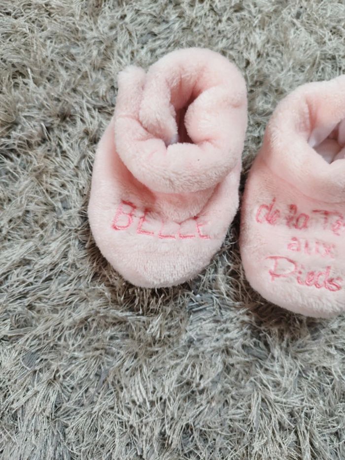 Joli petit chausson bébé fille couleur rose - photo numéro 2