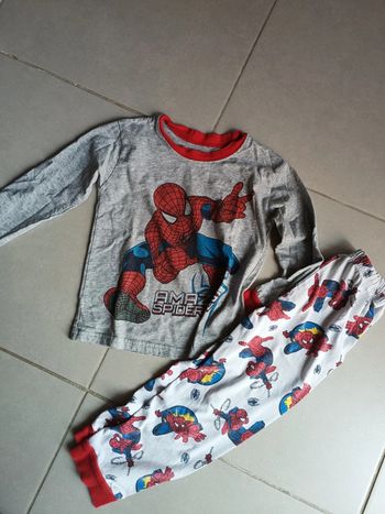 Pyjama léger taille 5ans