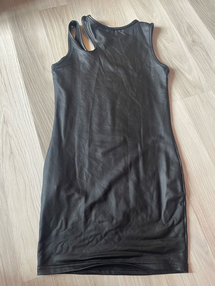 Robe simili cuir 10 ans - photo numéro 2