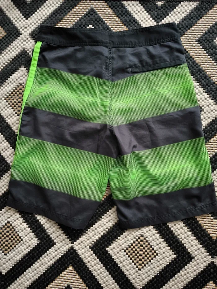 Short Hurley rayé vert et noir – Taille M - photo numéro 3