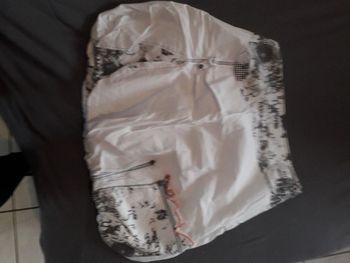 Jupe blanche et grise