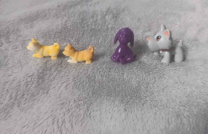 Lot 4 Figurines Chiots Mignons - photo numéro 3