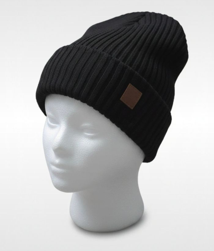 Bonnet noir tricoté