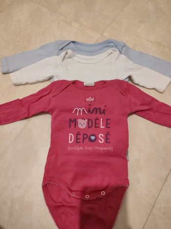 Lot 3 bodies 3 mois