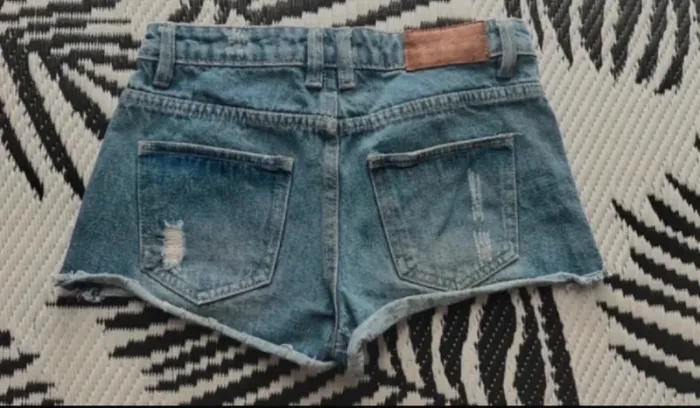 Short en jean bleu - photo numéro 2