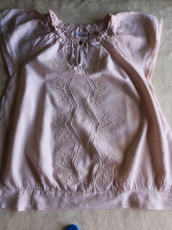 Très joli Haut - 8 ans