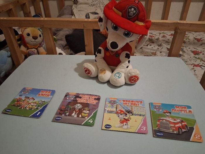 Peluche interactif avec. Livre pat patrouille