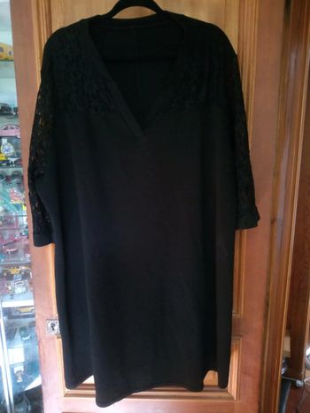 robe noire avec dentelle