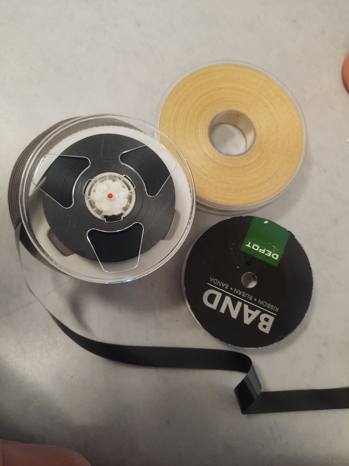 Lot 4 ruban noir à motif dépôt. Or paillet 25 mètre. Ruban plastique noir presque argenté large - photo numéro 4