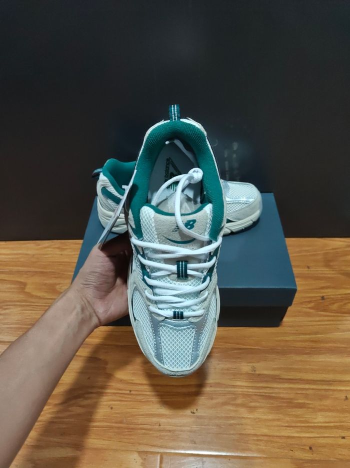 New Balance 530
Beige Green Taille 38 - photo numéro 2