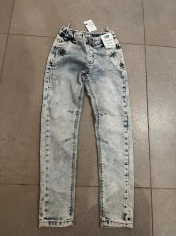 Jean élastique bleu clair taille 122/128cm, neuf