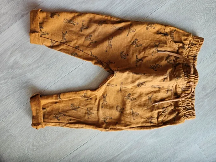 Vertbaudet lot de 2 pantalons molleton excellent état 18 mois 81 cm - photo numéro 5