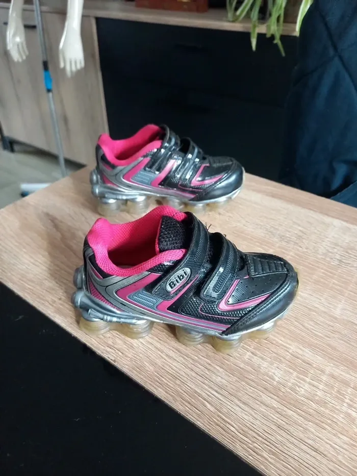 Basket noir fille T23