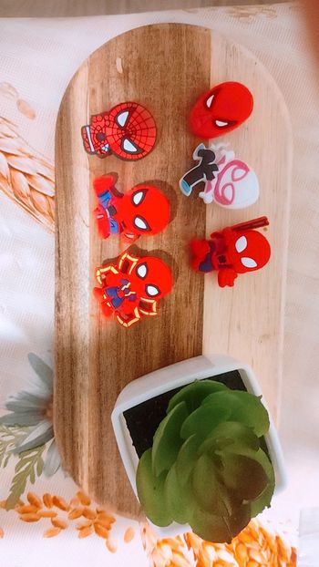 Lot jibbitz breloques, charmes pour crocs spiderman