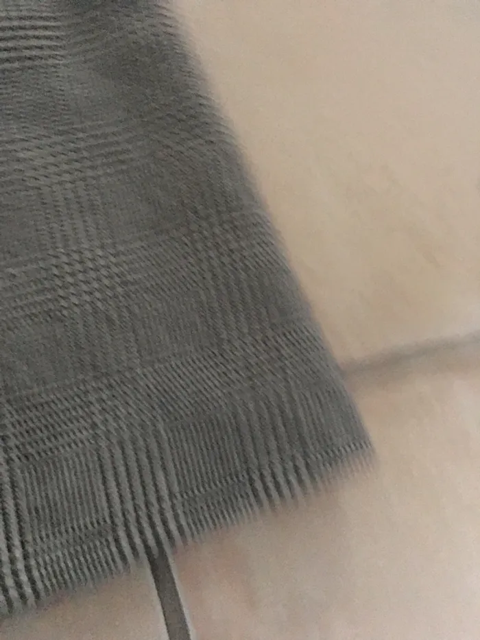 Magnifique jupe de chez Primark taille 38 en pied de poule en excellent état - photo numéro 4