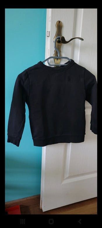 Pull noir kiabi taille 5 ans