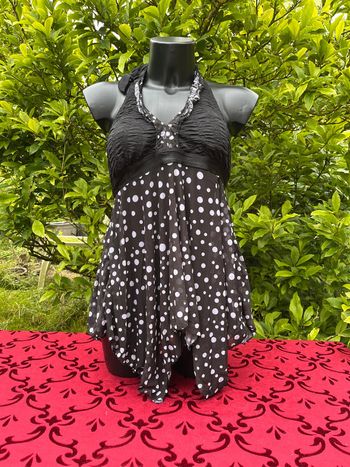 Mini Robe Maillot de Bain noir a poids T 36 et son shorty