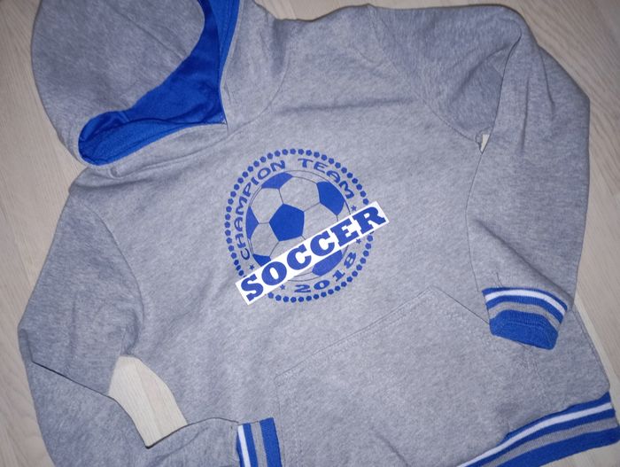 Sweat à capuche gris chiné clair motif soccer Chirakawa 
T. 10 ans - photo numéro 2