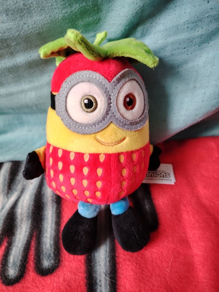 Peluche mignon fraise